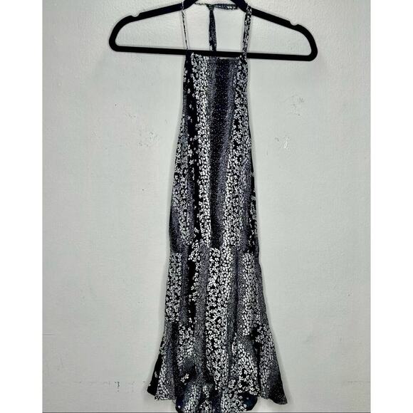 Olivaceous Black and White Floral Halter Tie Neck Open Back Flowy Romper Medium - Picture 1 of 11